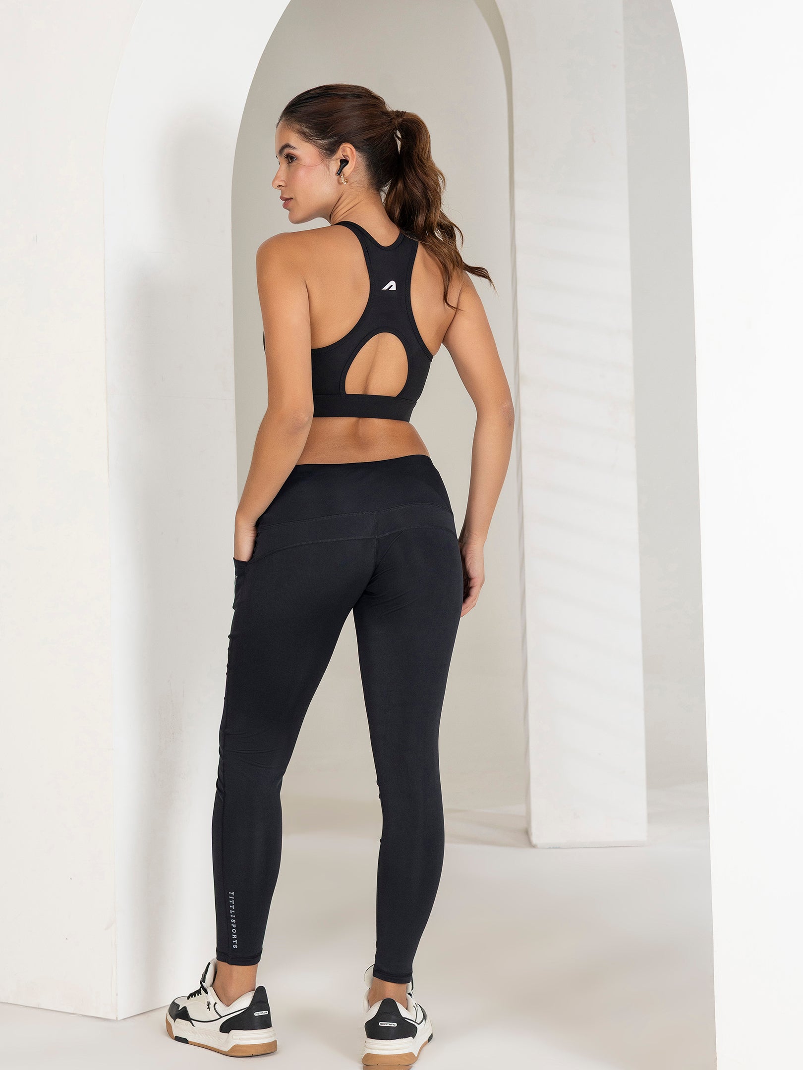 Buy Gym Tights For Women Online | Comfort & Style | Tittli (Black)