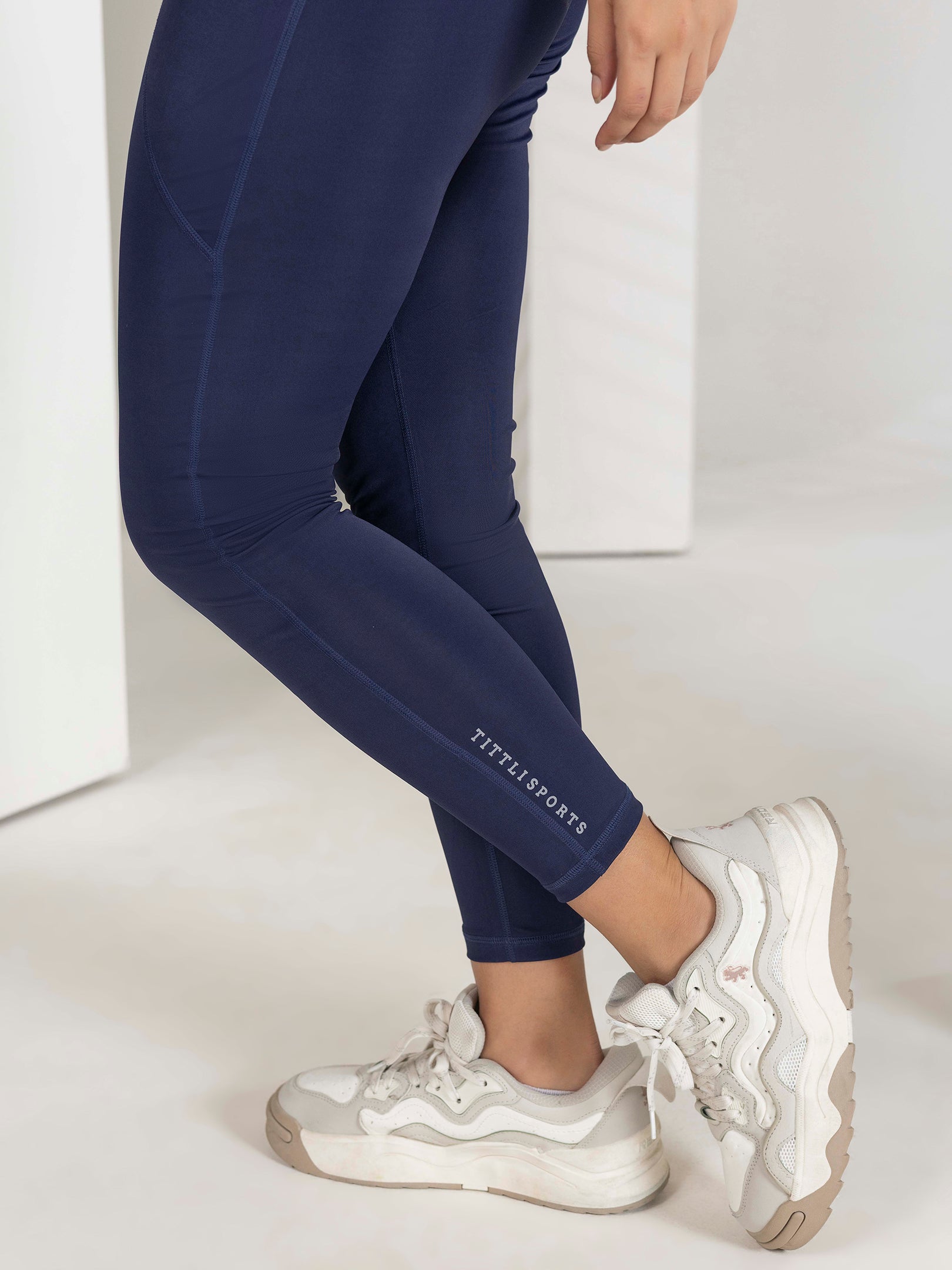 Buy Gym Tights For Women Online | Comfort & Style | Tittli (Navy Blue)