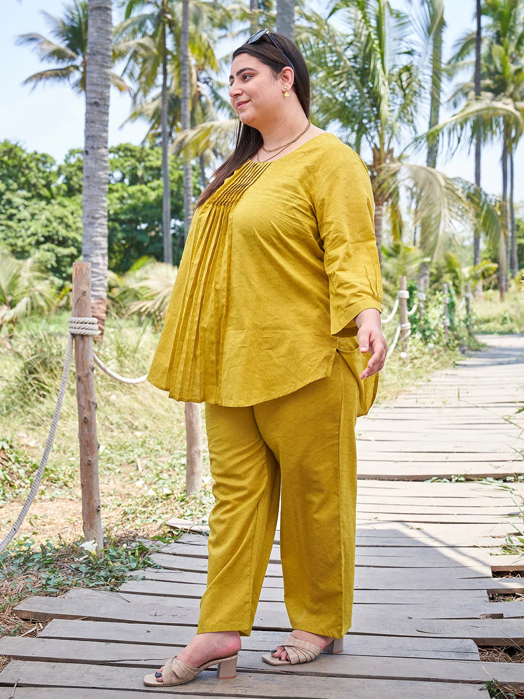 Liril Plus Size Pintuck Co ord Set for Women Stylish Pose