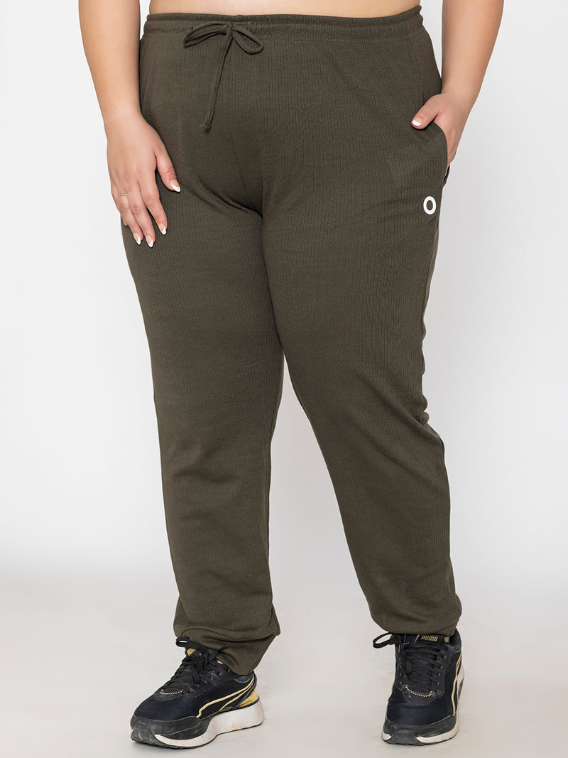 B. Green Plus Size Joggers for Women | Tittli