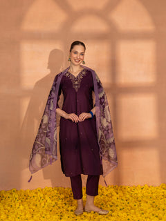 TITTLI Women Handwork Embroidered V-Neck Roman Silk Kurta Set with Digital Print Dupatta(Wine)