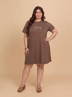 Everyday Comfort Plus Size Long T-Shirt (D. Brown)