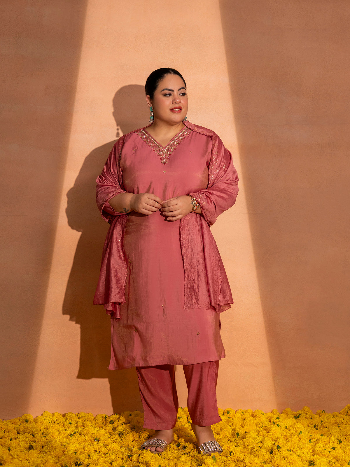 TITTLI Plus Size Women Handwork Embroidered V-Neck Roman Shimmer Silk Kurta Set with Rayon Dupatta(Pink)