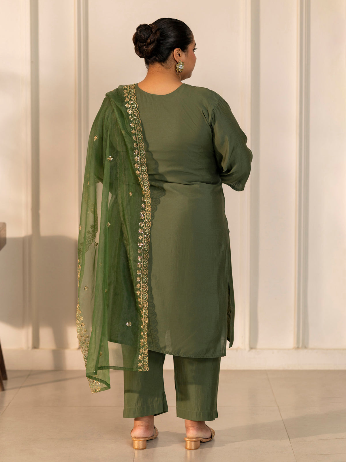 TITTLI Plus Size Women Handwork Embroidered V-Neck Roman Silk Kurta Set with Georgette Cutwork Dupatta (Olive)