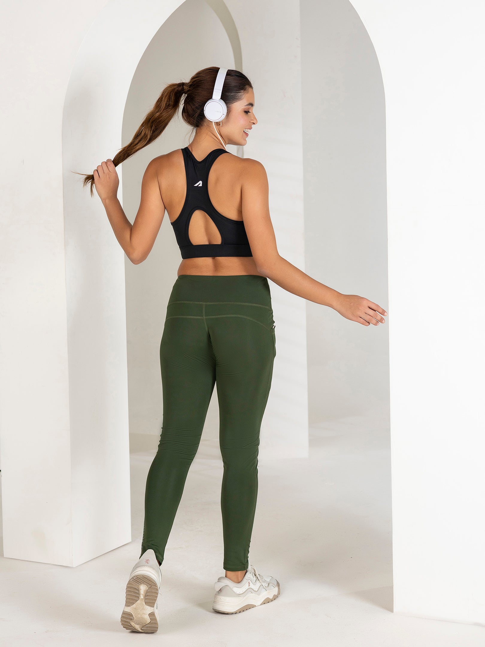 Buy Gym Tights For Women Online | Comfort & Style | Tittli (B. Green)