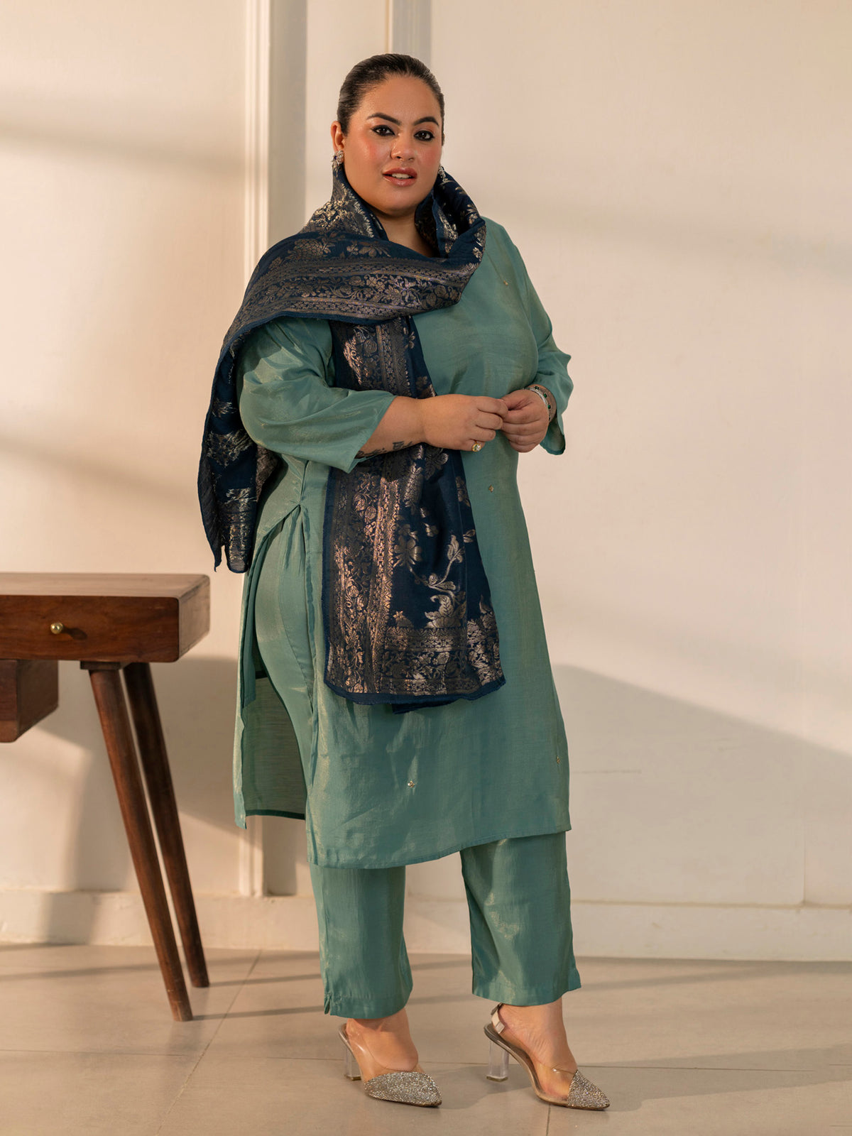 TITTLI Plus Size Women Handwork Embroidered V-Neck Roman Silk Kurta Set with Jacquard Banarasi Dupatta(Aqua)