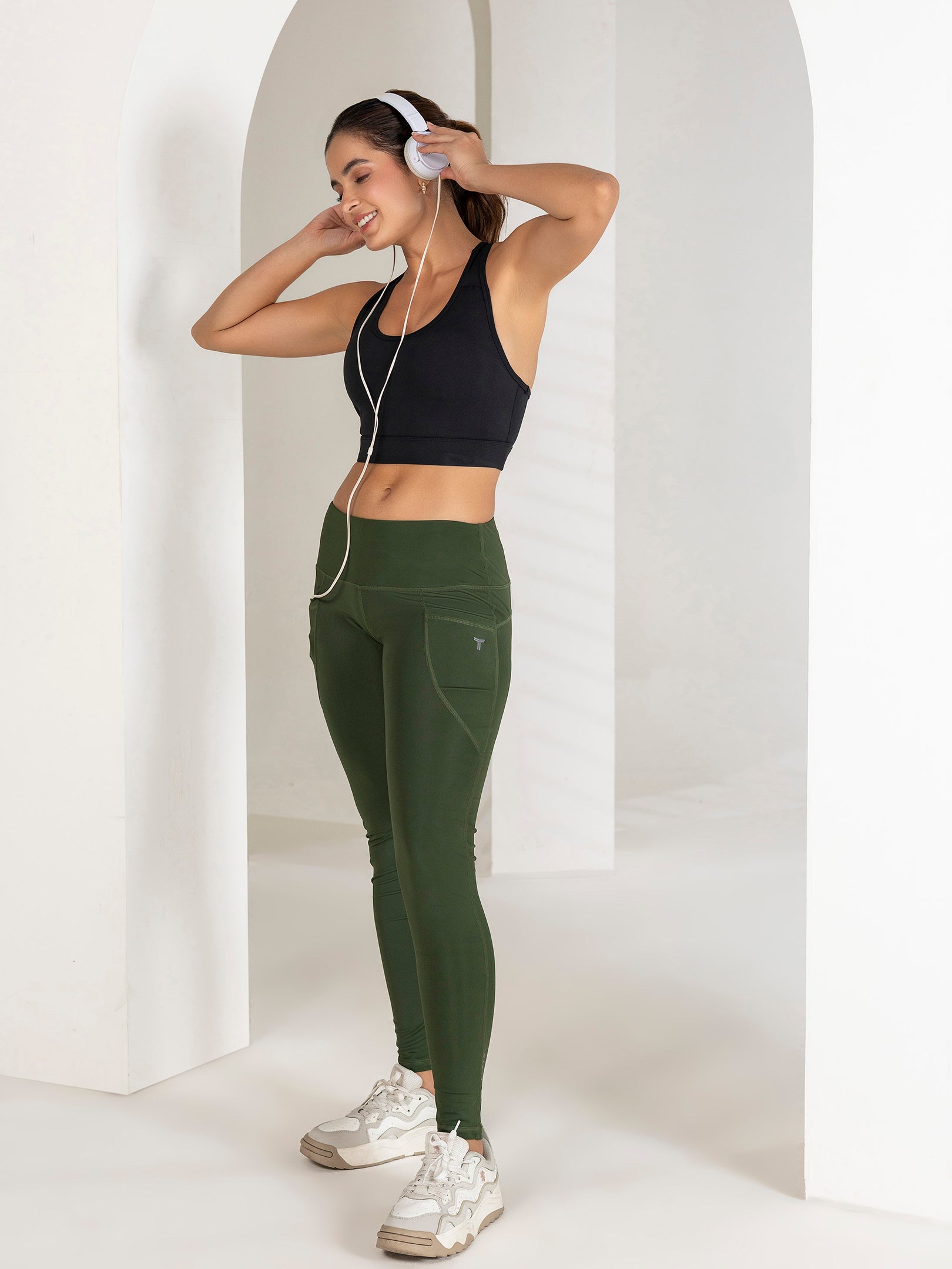 Buy Gym Tights For Women Online | Comfort & Style | Tittli (B. Green)