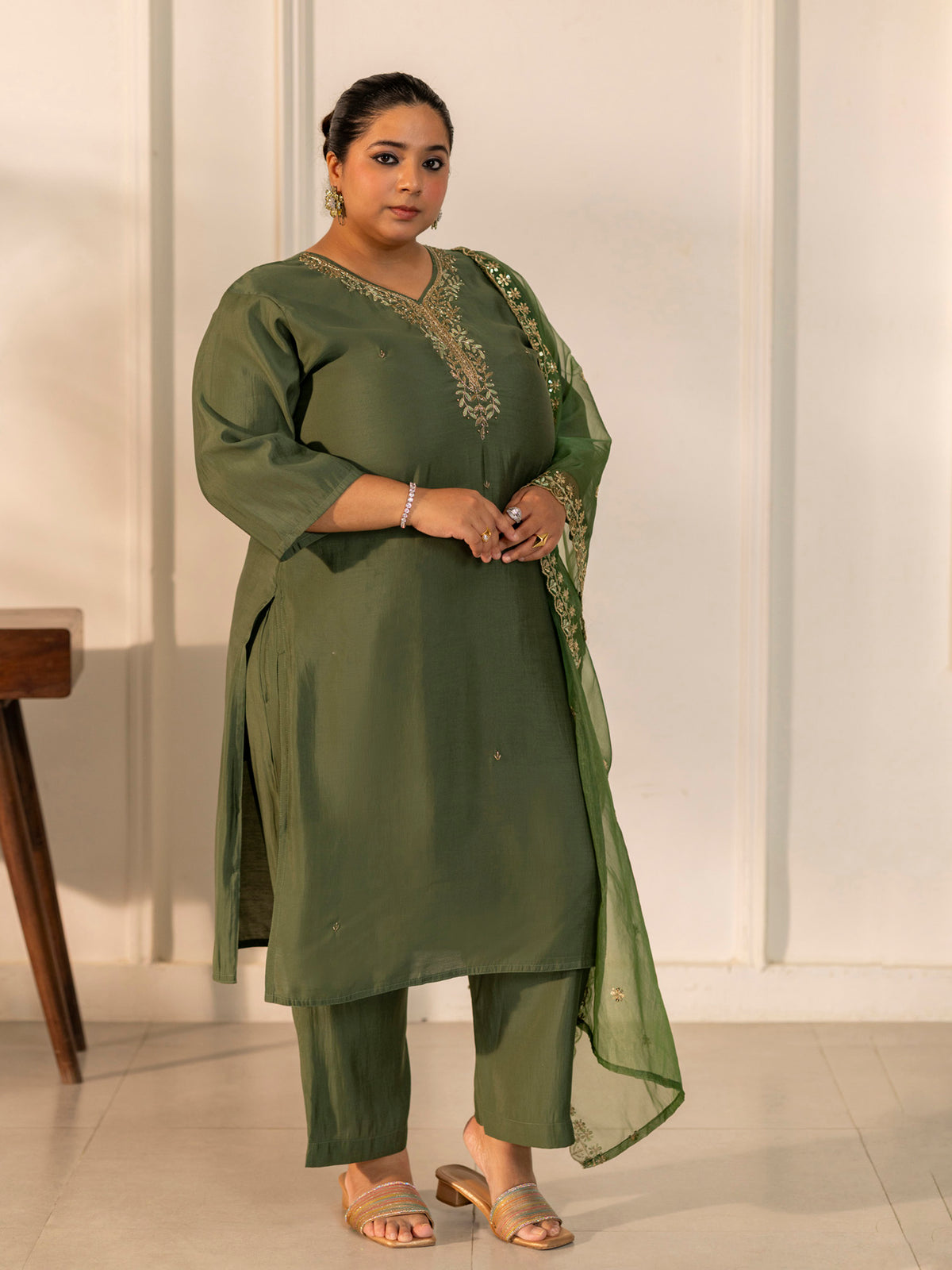 TITTLI Plus Size Women Handwork Embroidered V-Neck Roman Silk Kurta Set with Georgette Cutwork Dupatta (Olive)