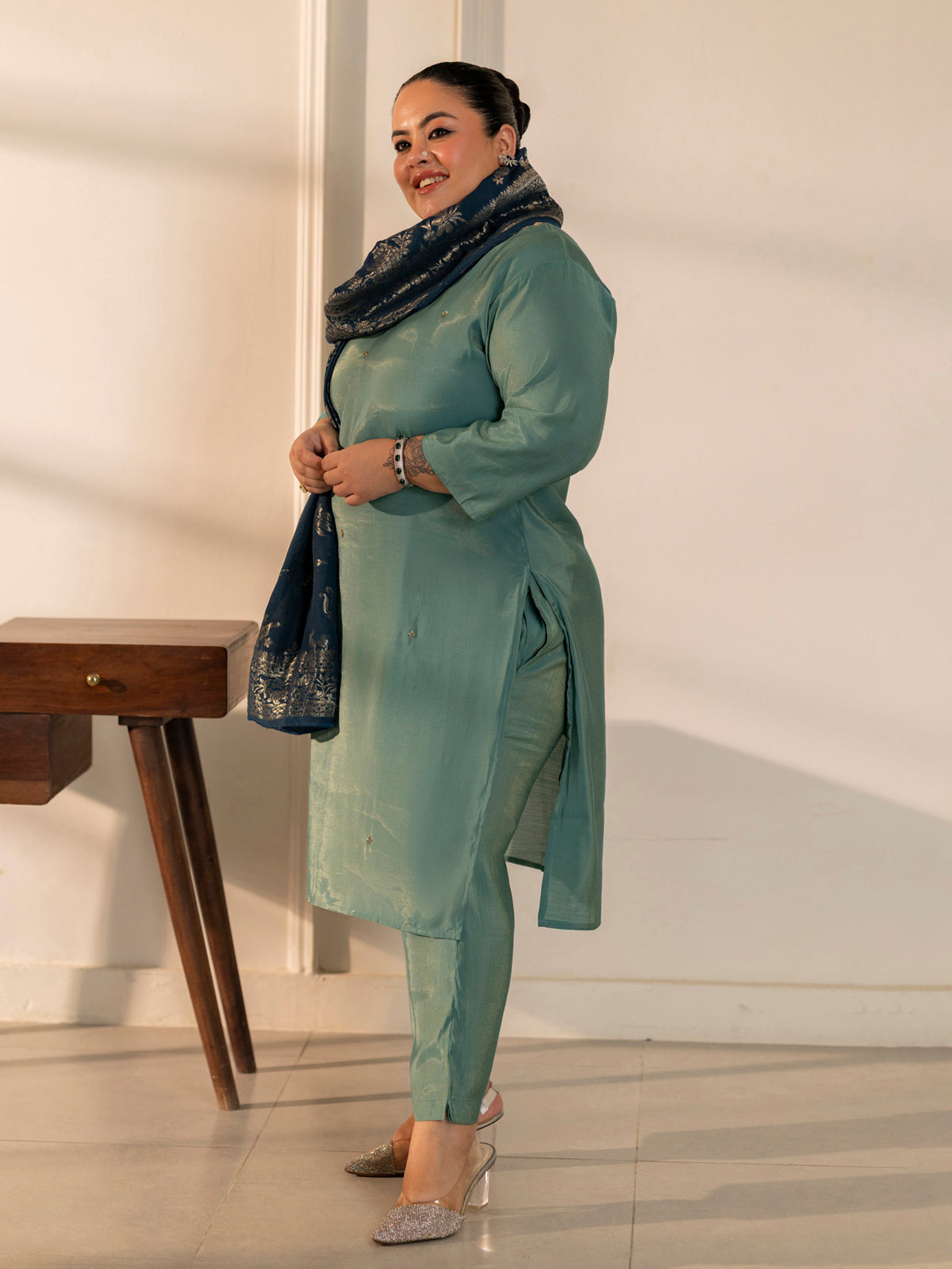 TITTLI Plus Size Women Handwork Embroidered V-Neck Roman Silk Kurta Set with Jacquard Banarasi Dupatta(Aqua)
