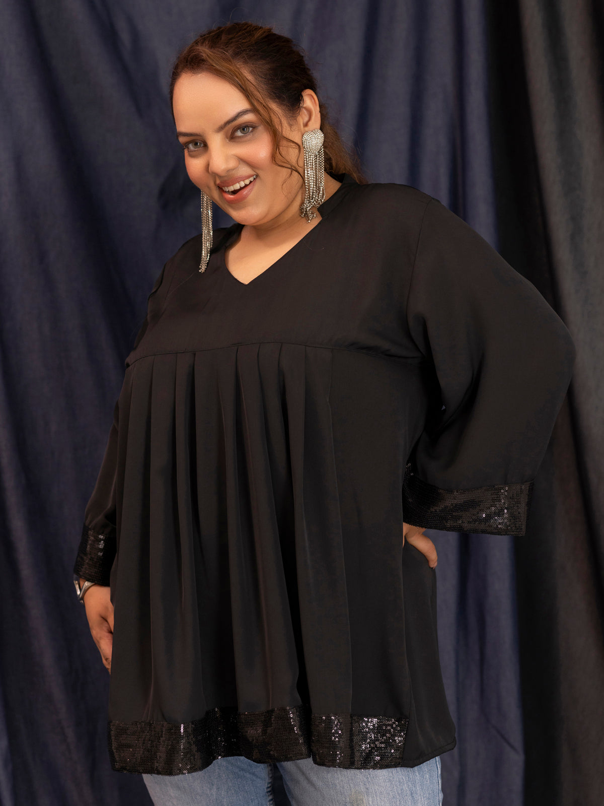 TITTLI Women Plus Size  V-Neck Georgette Solid Short (Black)