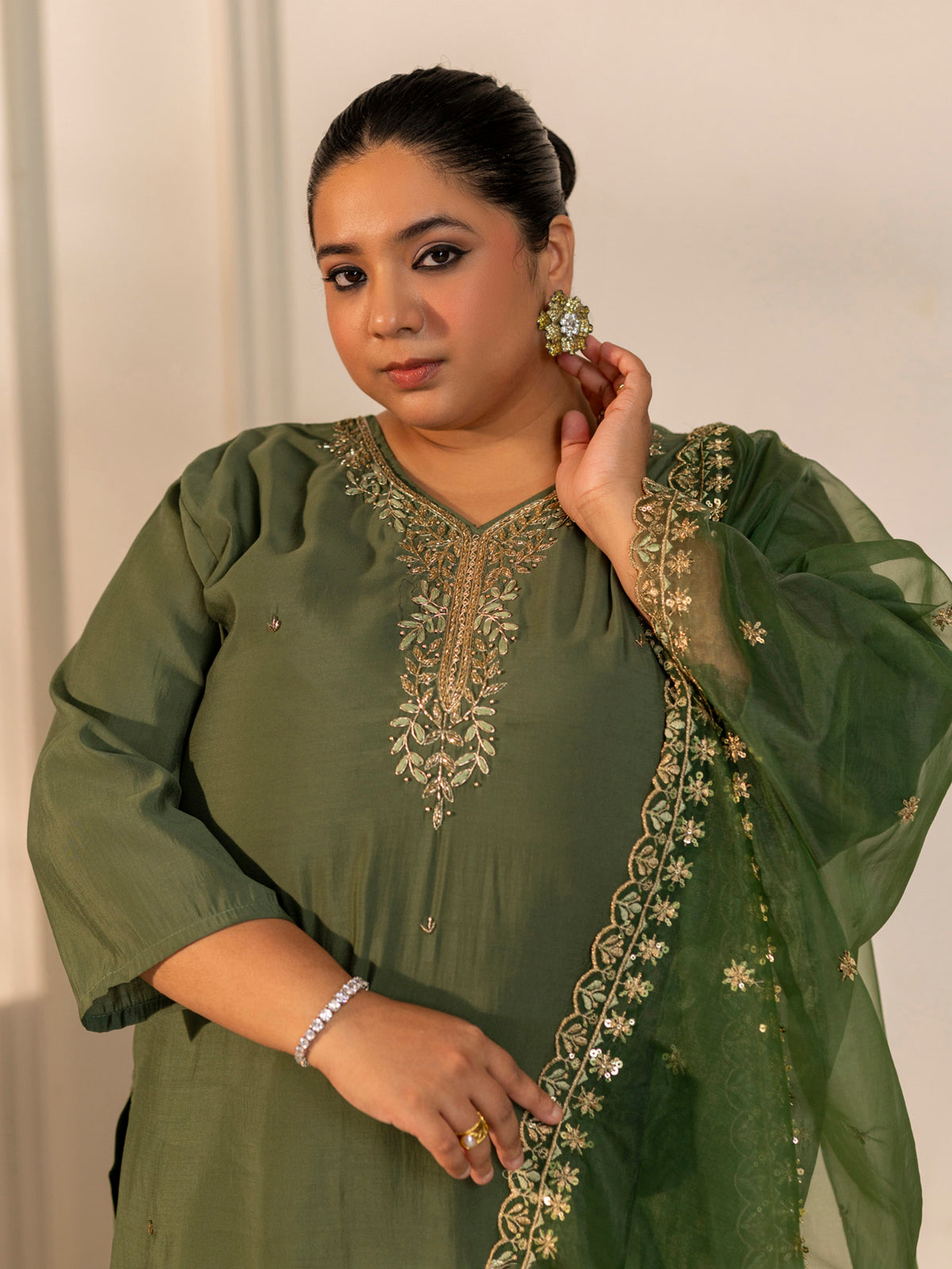 TITTLI Plus Size Women Handwork Embroidered V-Neck Roman Silk Kurta Set with Georgette Cutwork Dupatta (Olive)