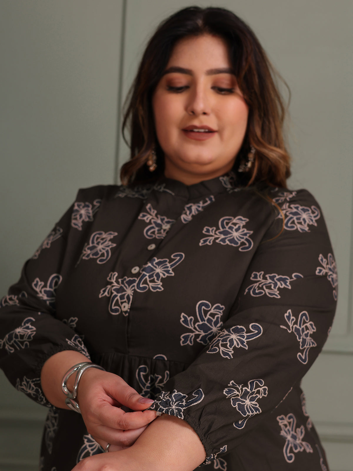 TITTLI Women Plus Size All-Over Printed Puff Sleeves Mandarin Collar Pure Cotton Frailed Kurti (Coffee)