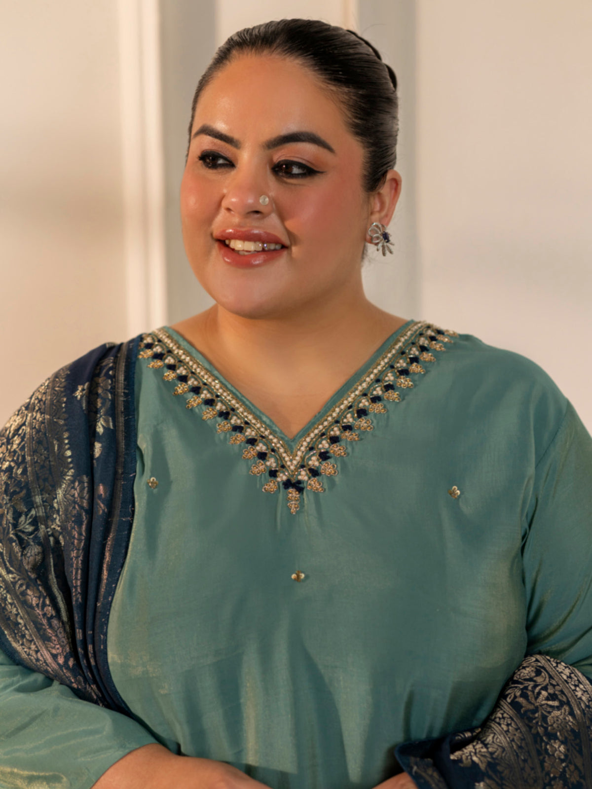 TITTLI Plus Size Women Handwork Embroidered V-Neck Roman Silk Kurta Set with Jacquard Banarasi Dupatta(Aqua)
