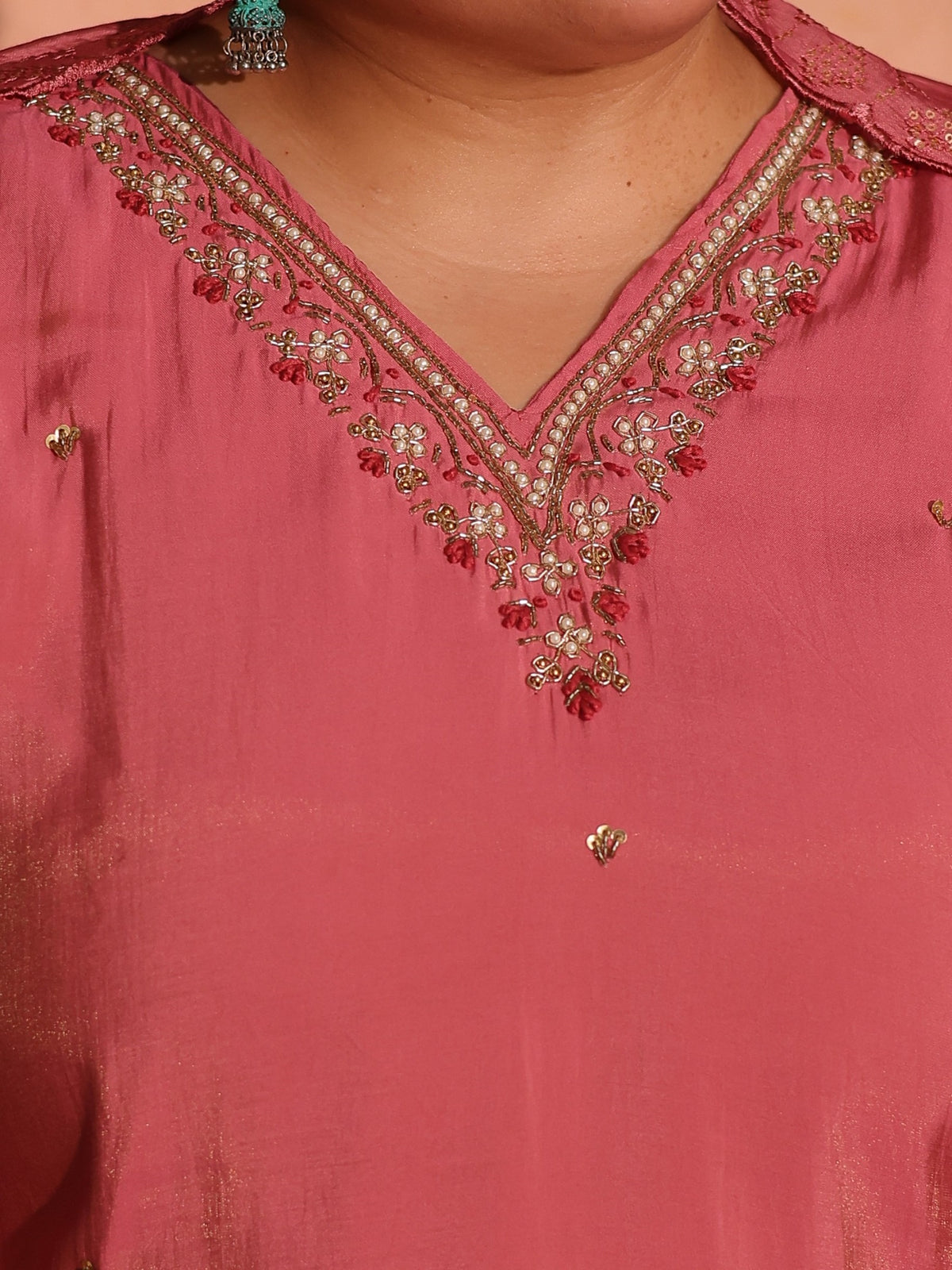TITTLI Plus Size Women Handwork Embroidered V-Neck Roman Shimmer Silk Kurta Set with Rayon Dupatta(Pink)