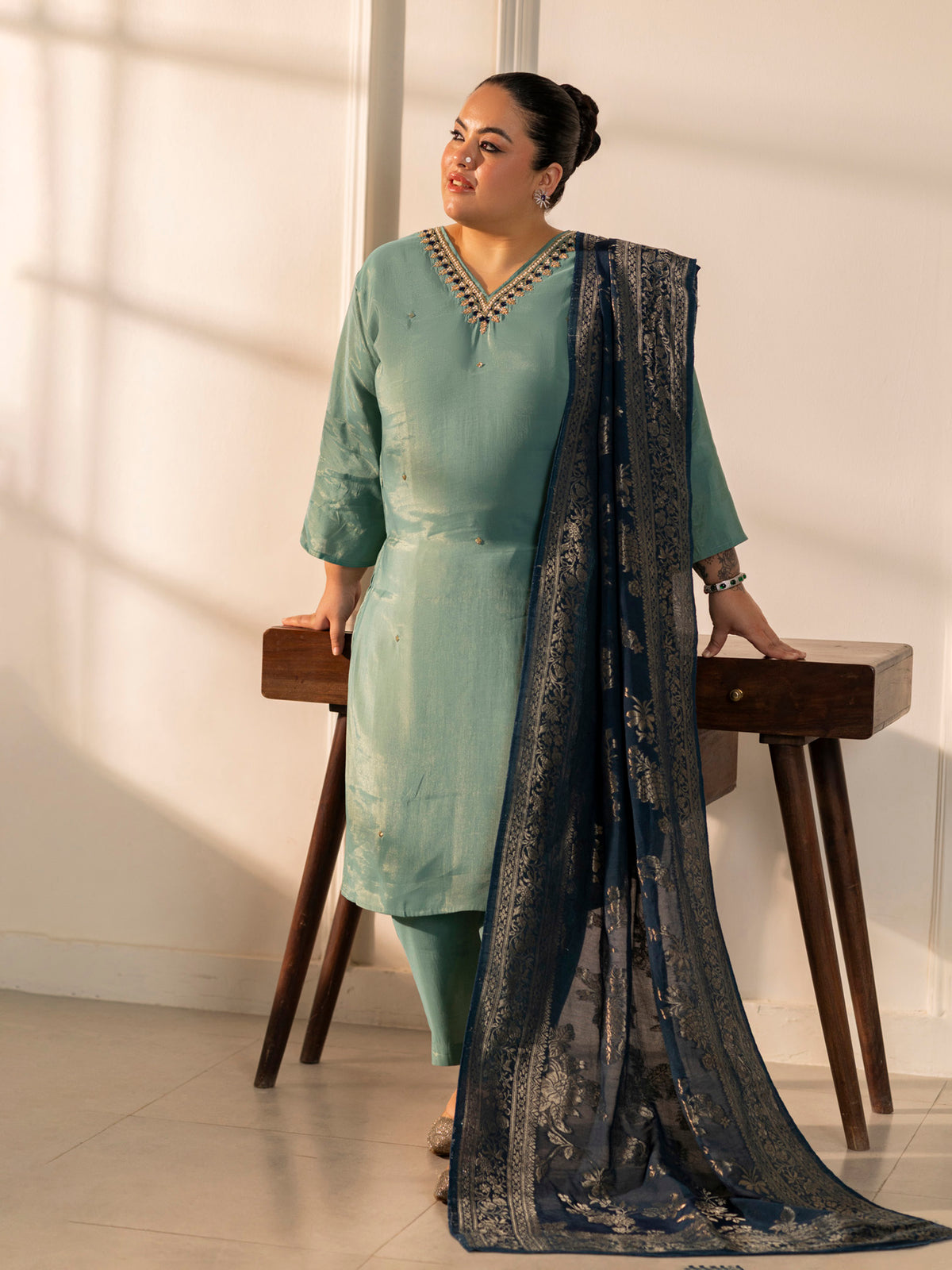 TITTLI Plus Size Women Handwork Embroidered V-Neck Roman Silk Kurta Set with Jacquard Banarasi Dupatta(Aqua)