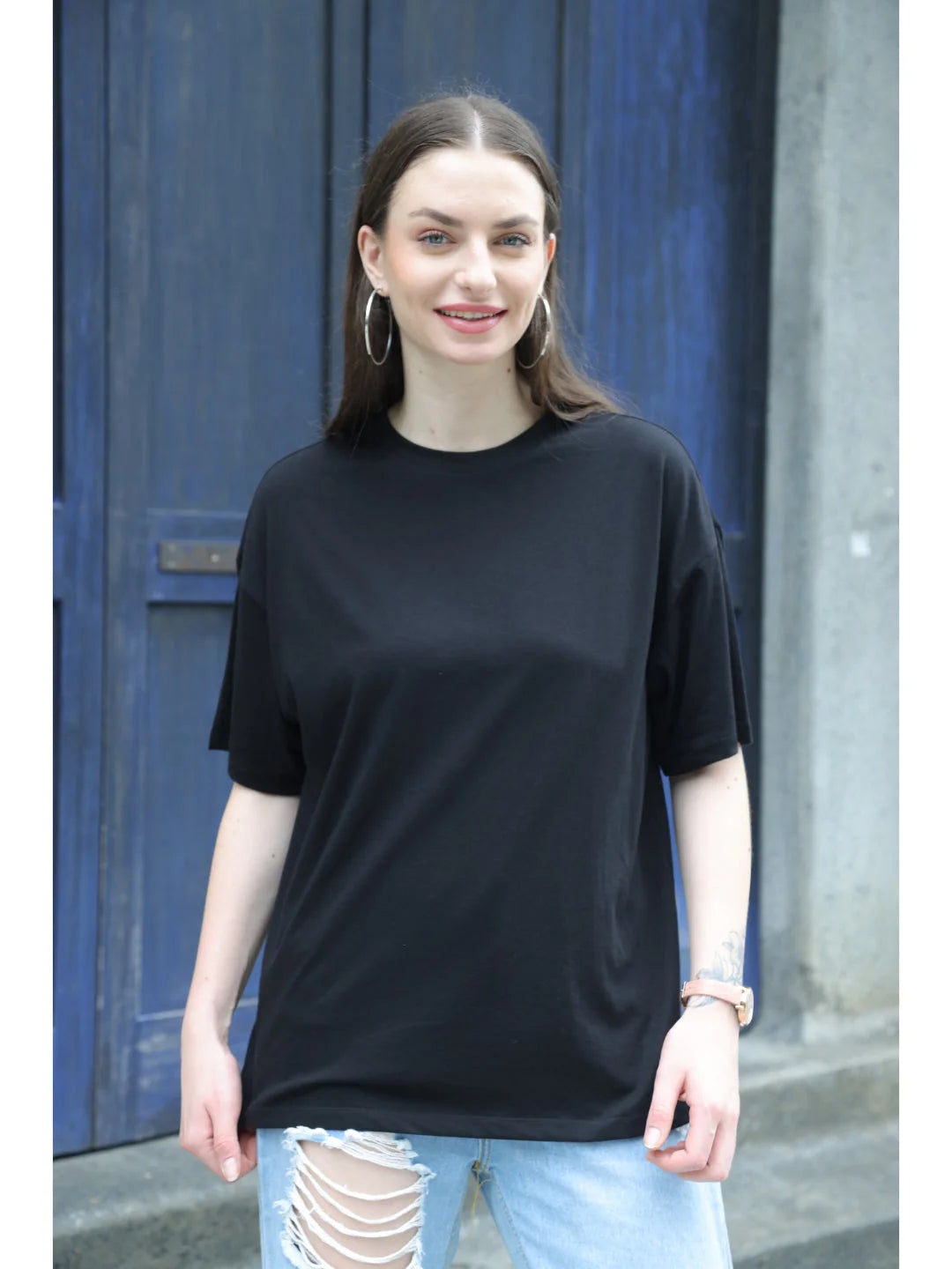 Black Oversized relaxed t shirt for women online Tittli