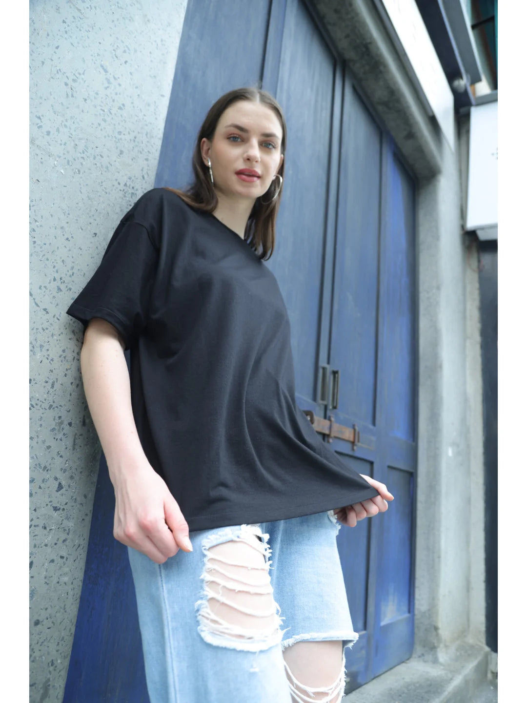 Black Oversized t shirt for women online play full pose