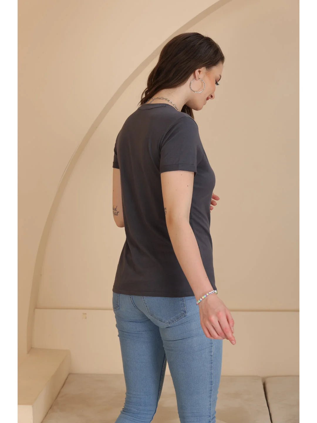 D. Grey plain t shirts for women Tittli back view 