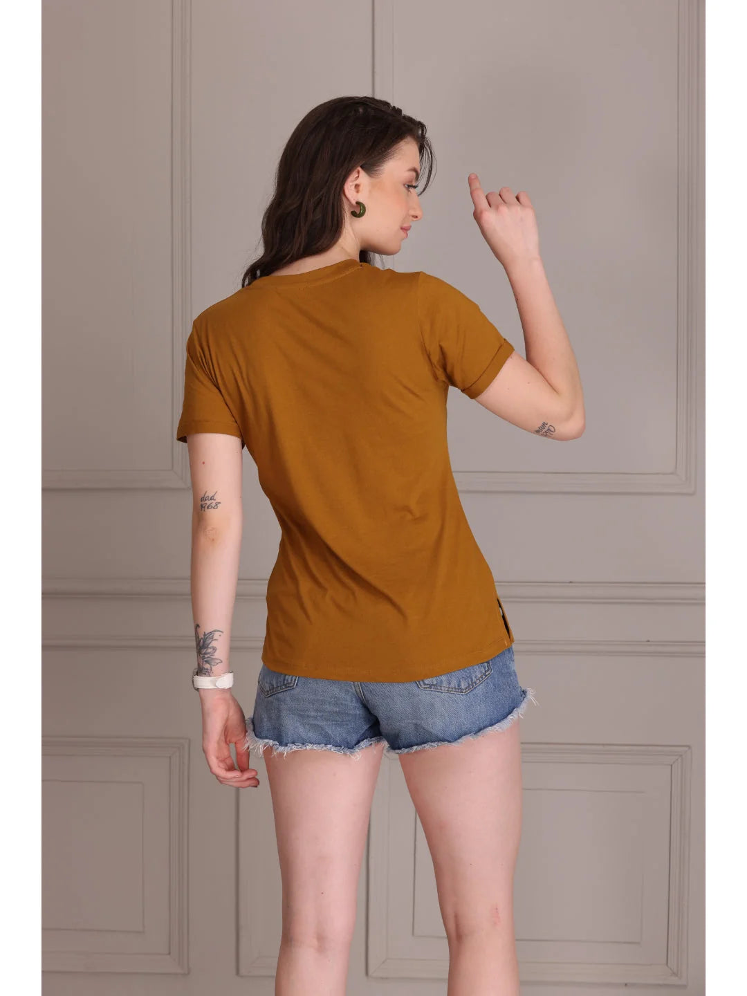 D. Skin plain t shirts for women Tittli back view 