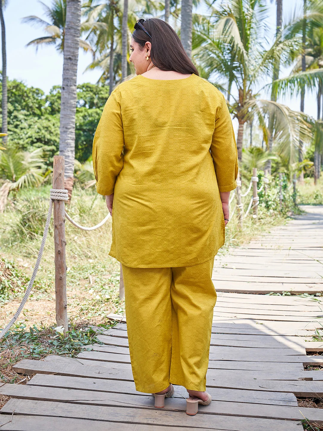 Liril Plus Size Pintuck Co ord Set for Women Back View