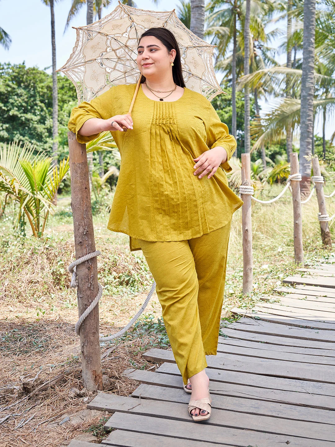 Liril Plus Size Pintuck Co ord Set for Women Casual Look