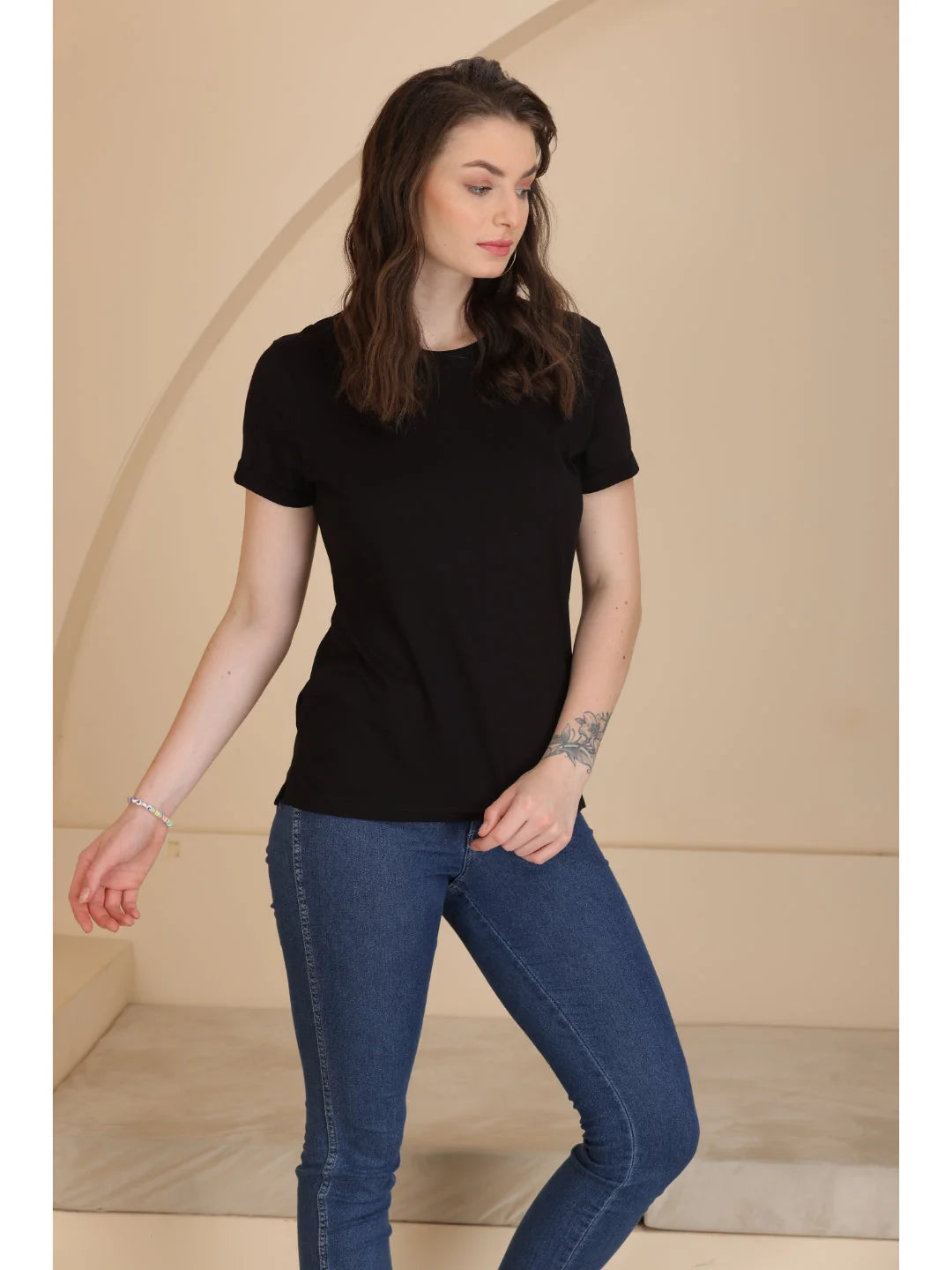plain t shirts for women in Black 